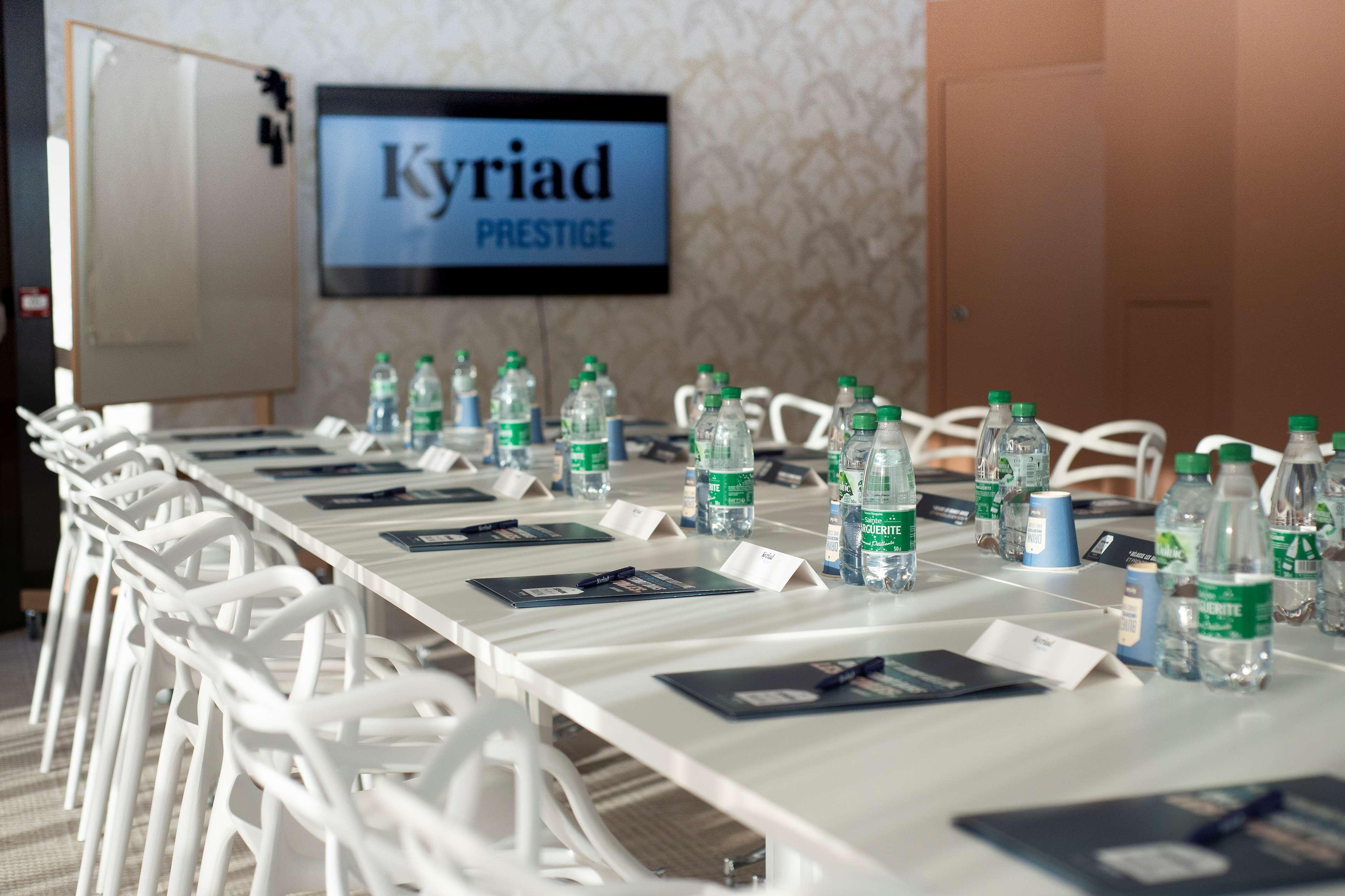 Kyriad Prestige Hotel Clermont-Ferrand Ngoại thất bức ảnh